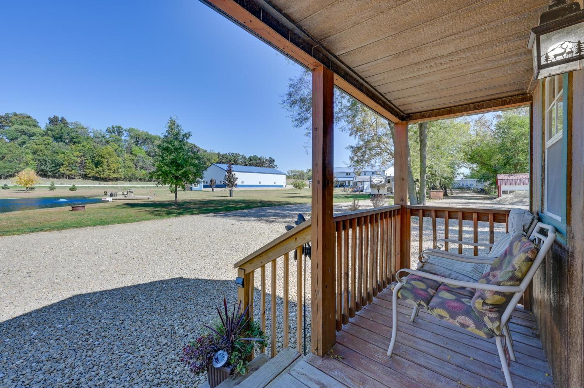 Cabin On Rivers Edge Trail In Steamboat Rock! Apartment Exterior photo