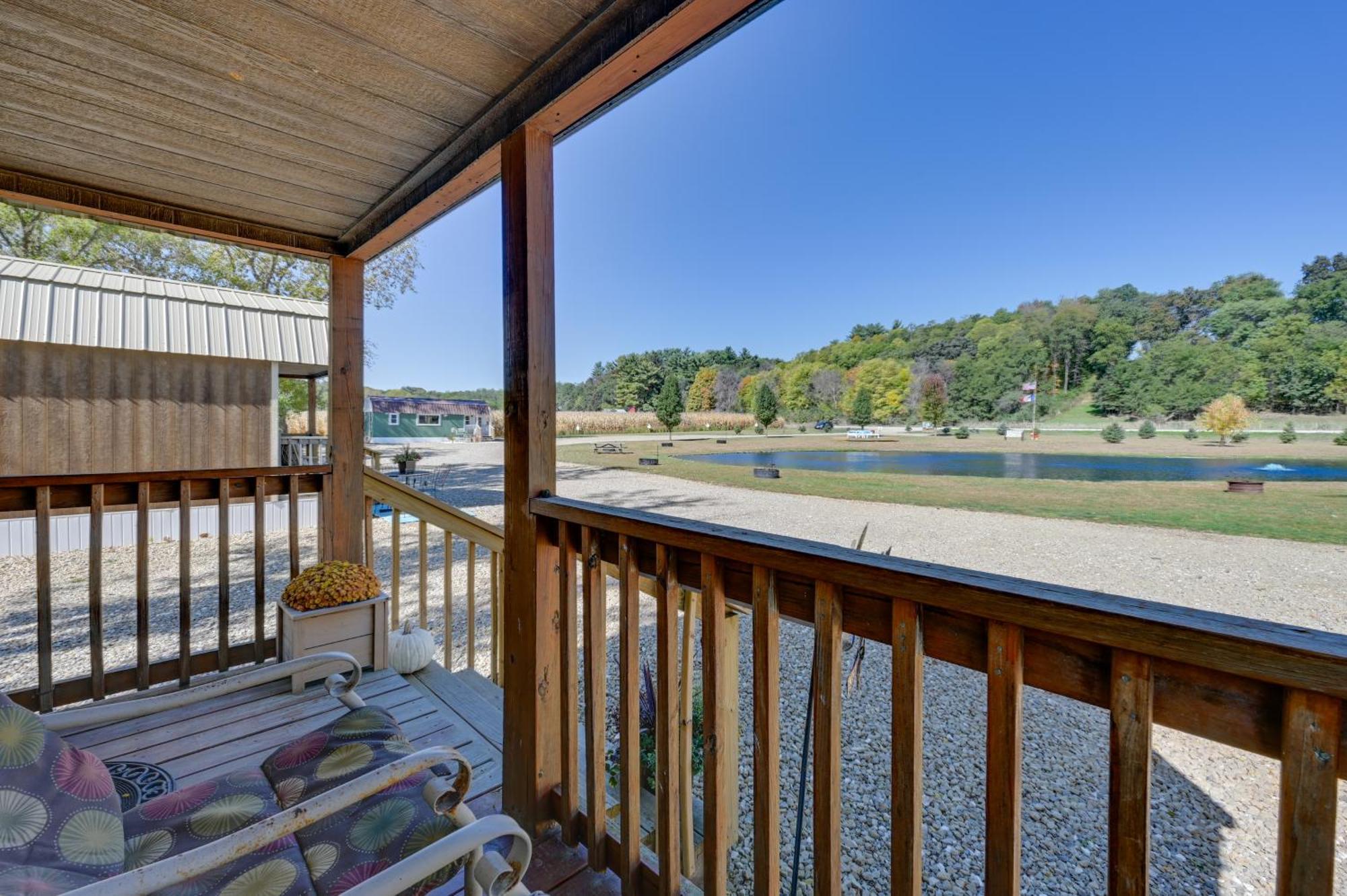 Cabin On Rivers Edge Trail In Steamboat Rock! Apartment Exterior photo