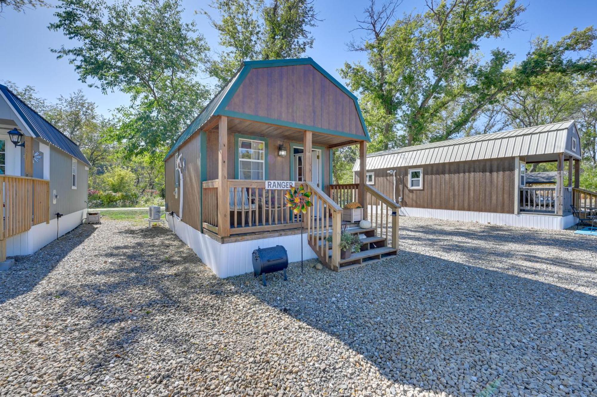 Cabin On Rivers Edge Trail In Steamboat Rock! Apartment Exterior photo